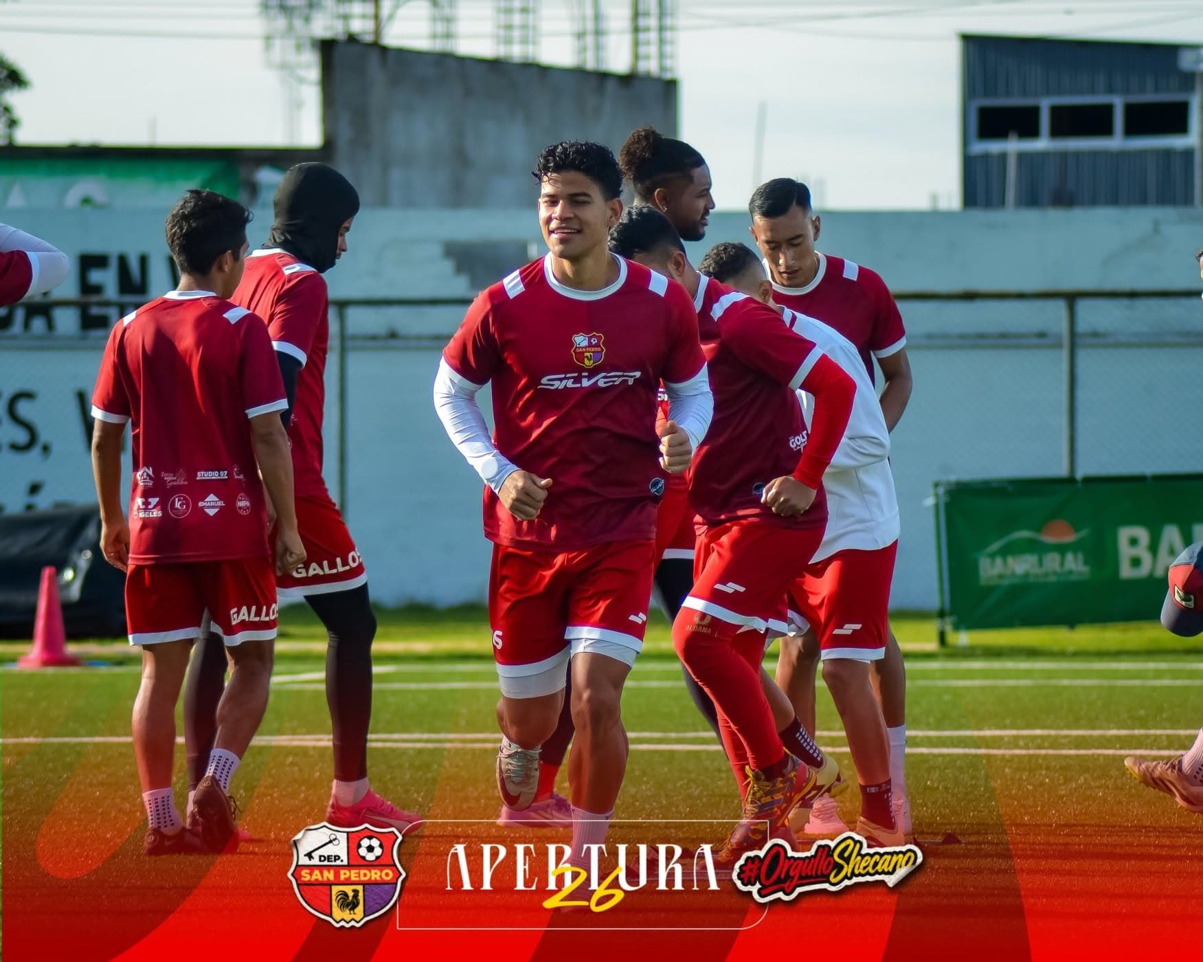 Trabajo del plantel sobre el césped